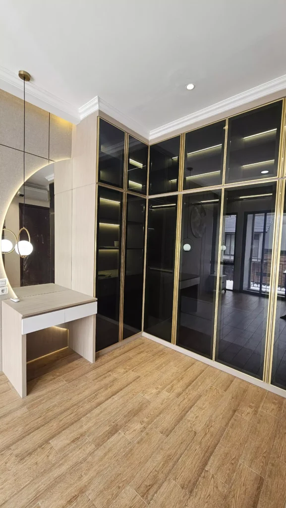 Mrs Lisa Suvarna Sutera